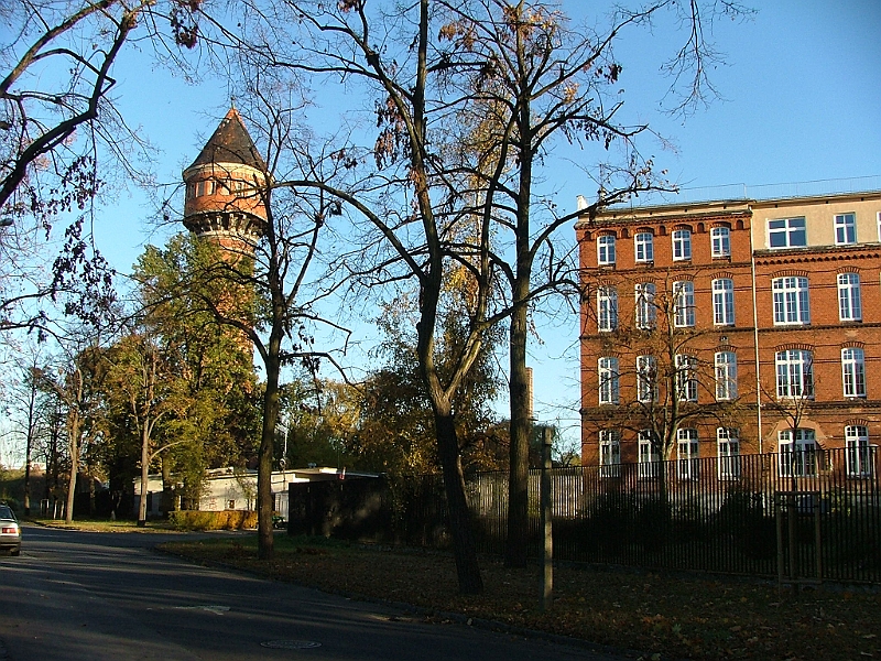 04.JPG - Wieża i szpital od strony ul. Warszawskiej *The tower and the hospital seen from Warszawska street